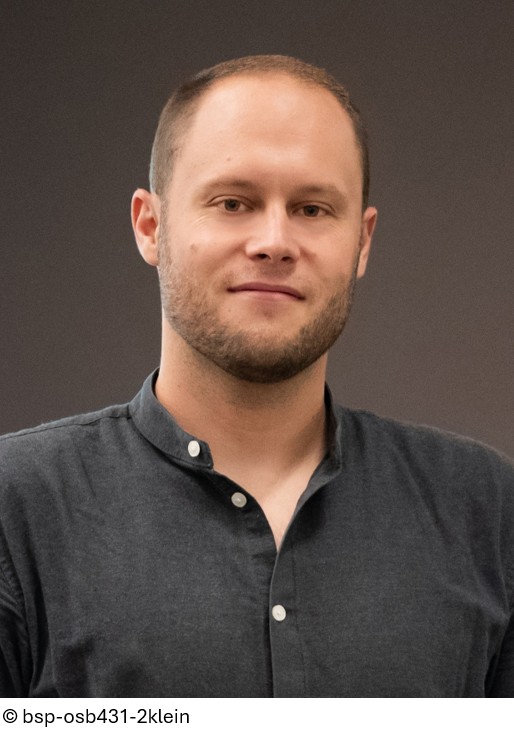 Politik.online: Fake-Bilder Hitlers Leibfotograf Heinrich Hoffmann und die nationale-sozialistische Fotopropaganda